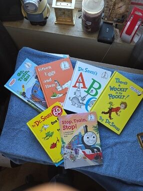 Dr. Seuss Book Bundle - Yellow & Orange Covers